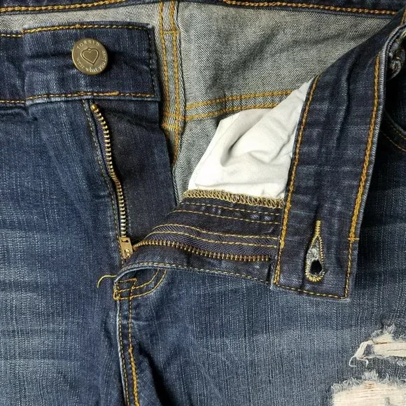 Torrid Womens Denim Shorts Cut Off Distressed US Flag Patch Pockets Size 24 - Picture 9 of 9